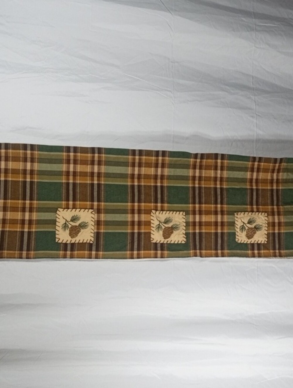 Green and Brown Plaid Decorative Valance With Pine Cones And Needles Appliqués